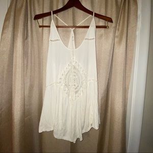 White tank top with knit detail size xl Skylar and jade